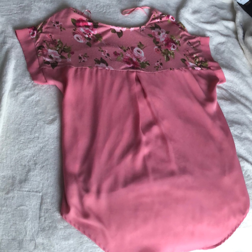Blouse ✨ - Picture 2 of 3